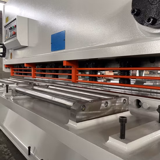 Máquina de corte hidráulica, máquina de corte de guilhotina, corte de chapa de aço carbono de 20 mm